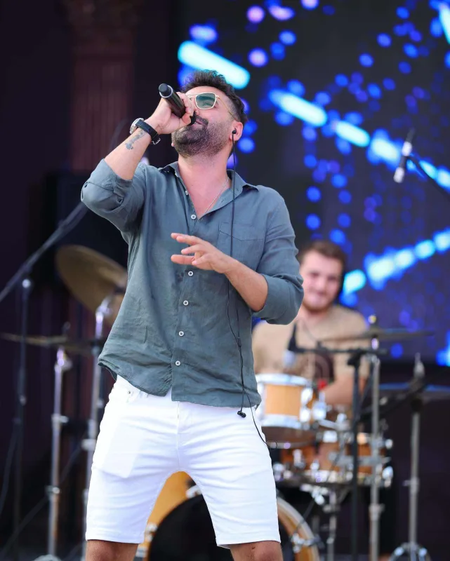 Röyanın qardaşının toyu bu vaxt olacaq