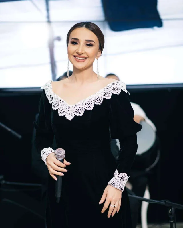Aytəkin Günayın paltarını geyindi
