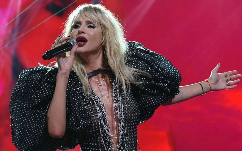 Loboda Ukrayna ordusuna maşın bağışladı