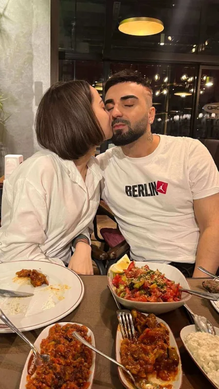 Paster Natavanla sevgili imiş...