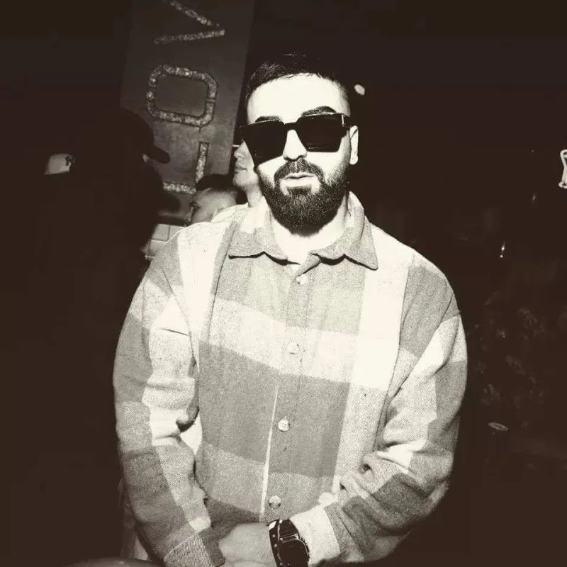 Paster Natavanla sevgili imiş...