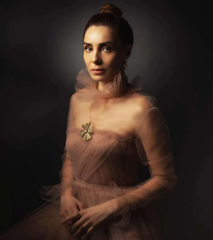 Nur Fettahoğlu vəkillə sevgilidir