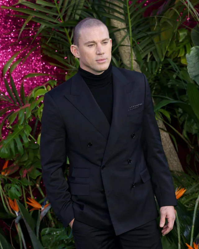 Təqdimatda boyları ilə diqqət çəkdilər