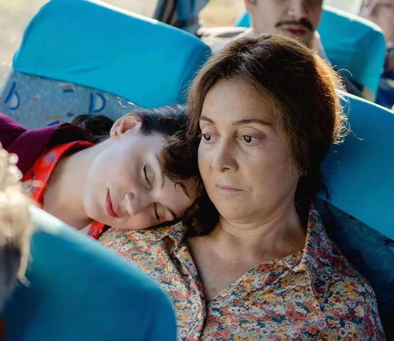 Farah 1 aya 40 milyon qazandı