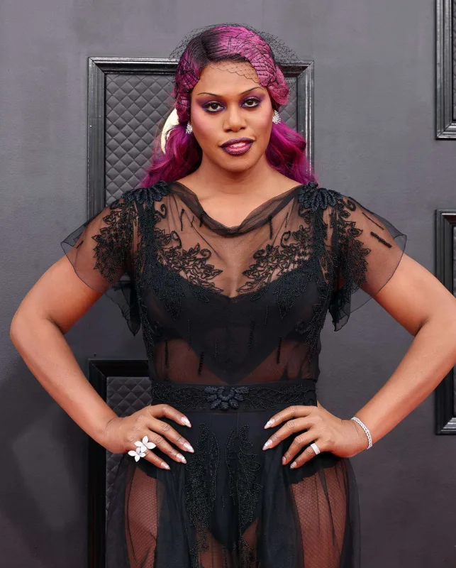 “Qremmi”nin qırmızı xalısında dəb yarışı