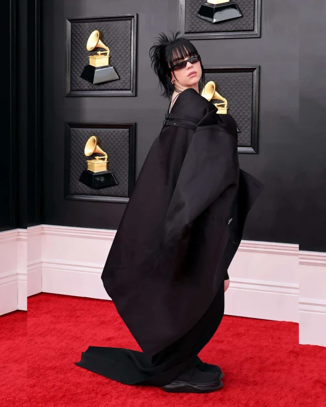 “Qremmi”nin qırmızı xalısında dəb yarışı