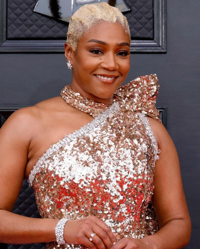 “Qremmi”nin qırmızı xalısında dəb yarışı