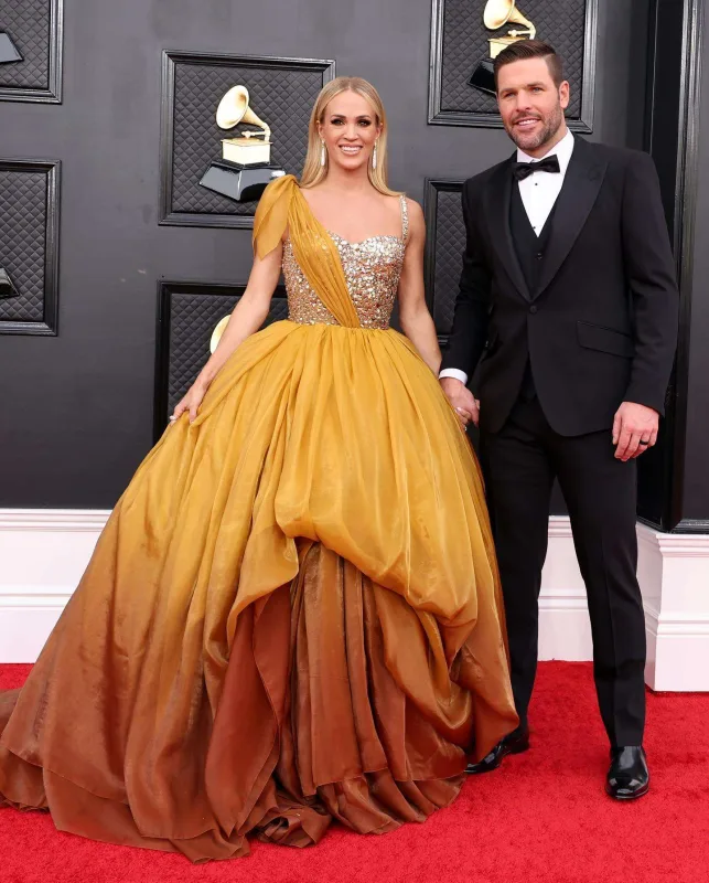 “Qremmi”nin qırmızı xalısında dəb yarışı