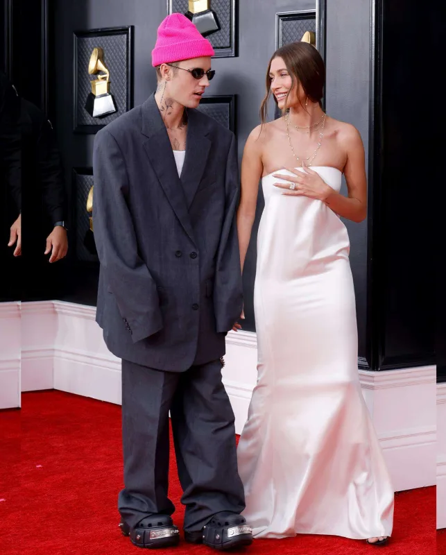 “Qremmi”nin qırmızı xalısında dəb yarışı