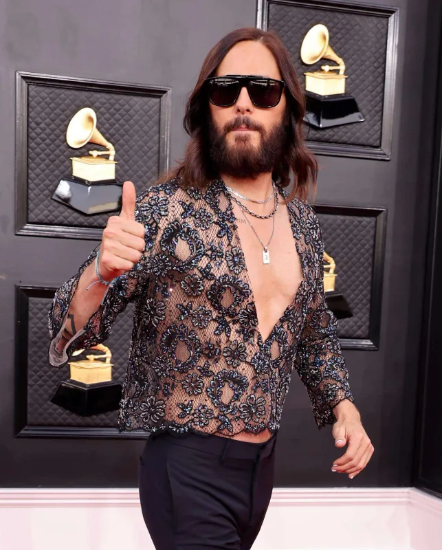 “Qremmi”nin qırmızı xalısında dəb yarışı