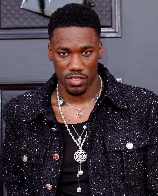 “Qremmi”nin qırmızı xalısında dəb yarışı