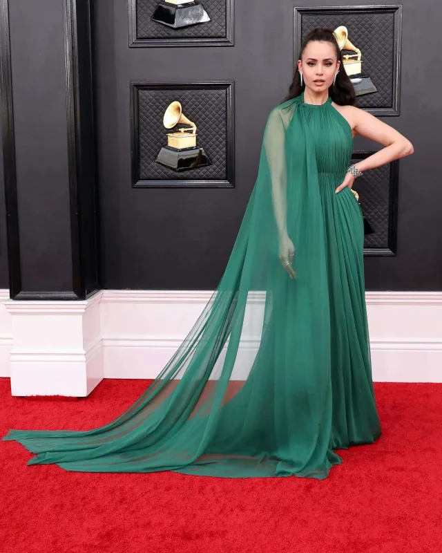 “Qremmi”nin qırmızı xalısında dəb yarışı