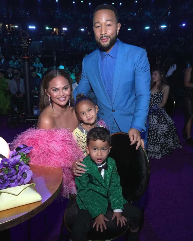 “Qremmi”nin qırmızı xalısında dəb yarışı