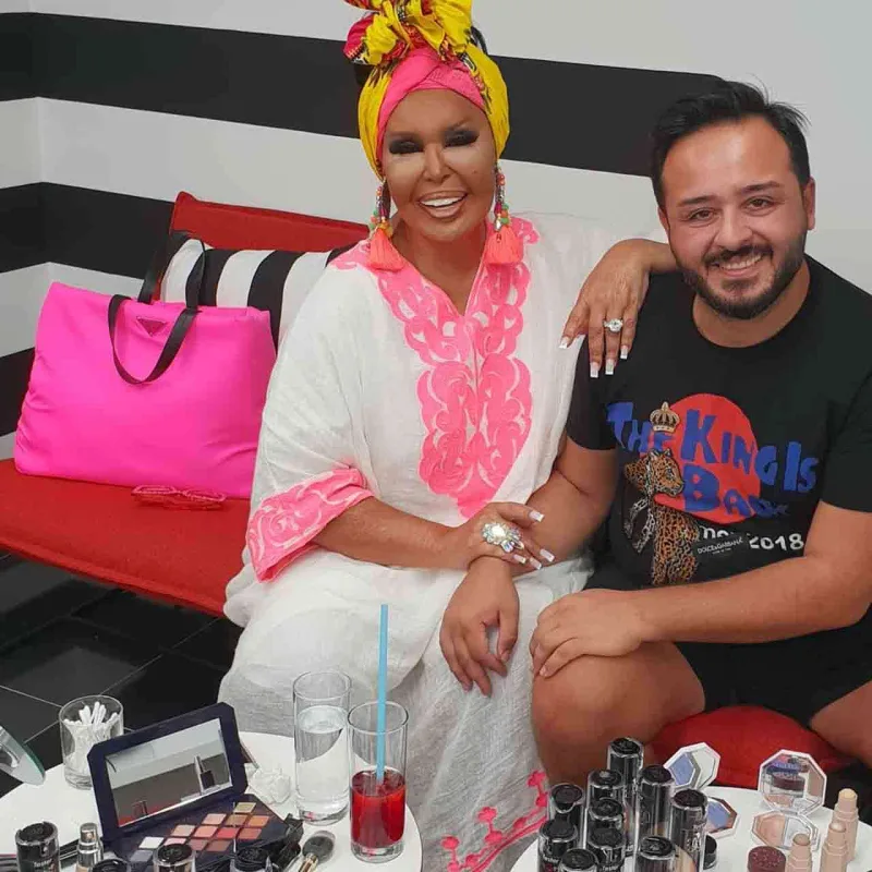 Röya Türkiyəyə getdi