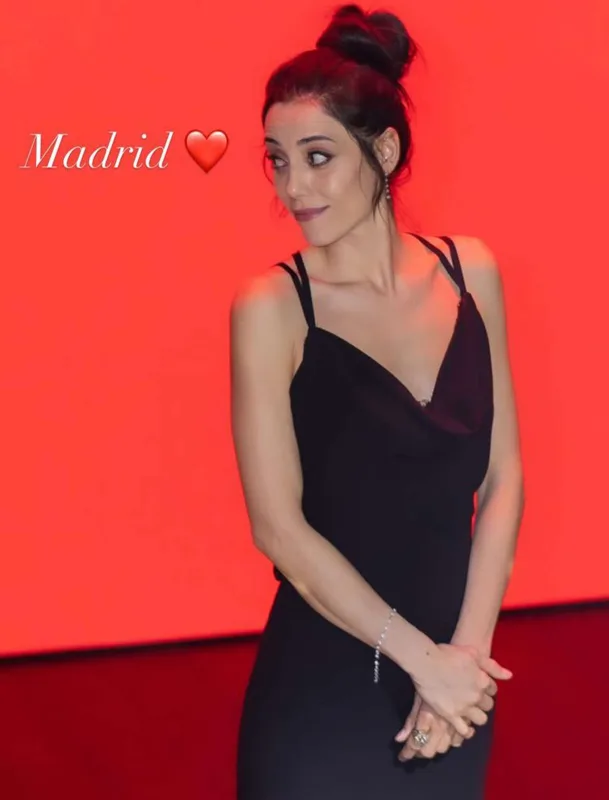 Cansu İspanyadakı mükafat gecəsində