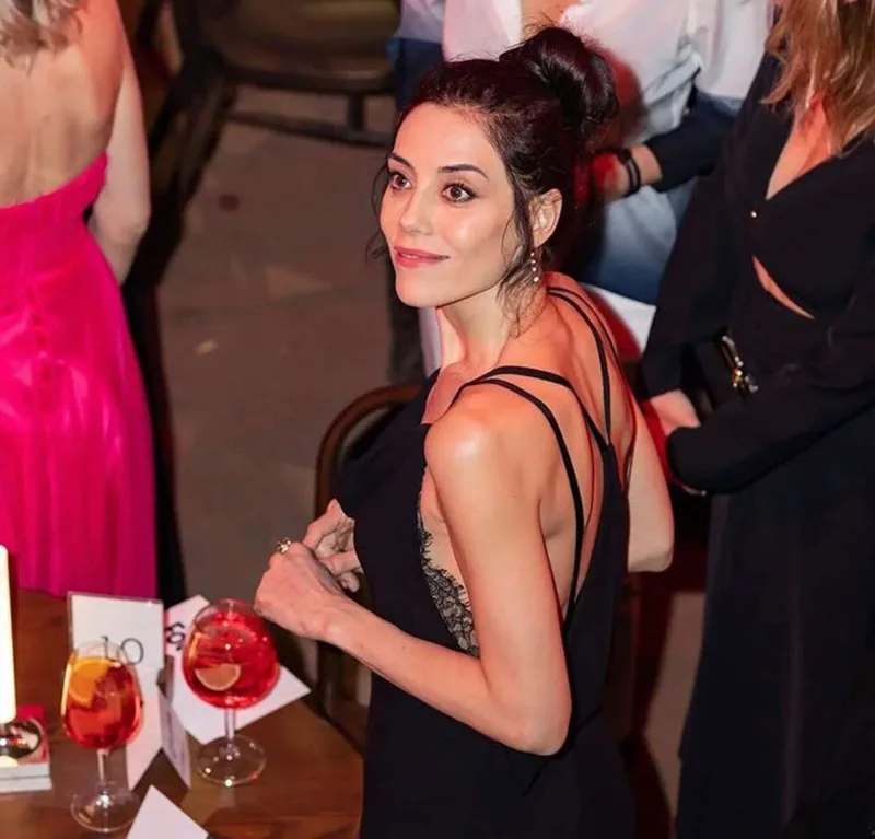 Cansu İspanyadakı mükafat gecəsində