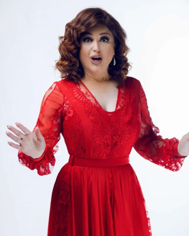 Dilarə plastik əməliyyat etdirəcək