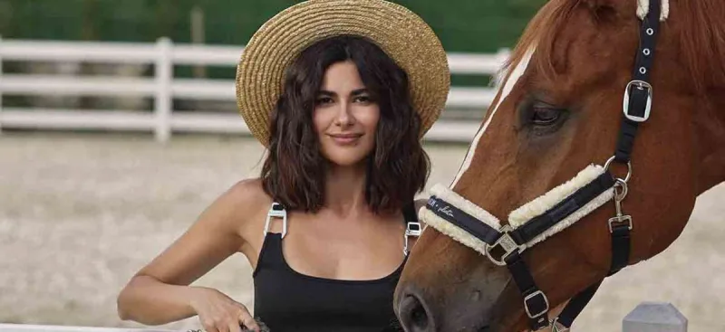 Nəsrin “Hello”nun siması oldu