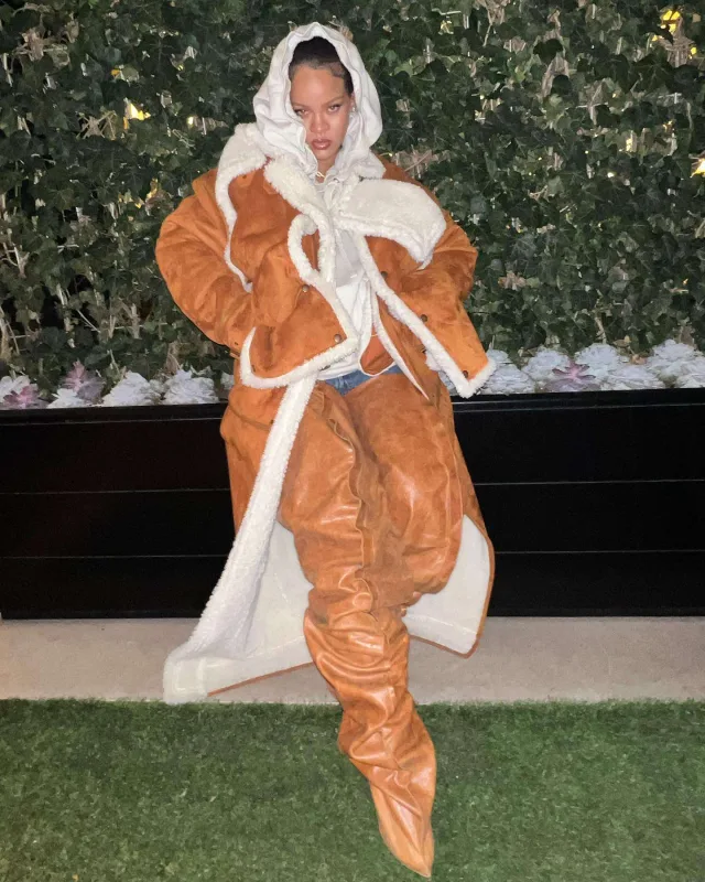 Rihanna milyarderlər siyahısında