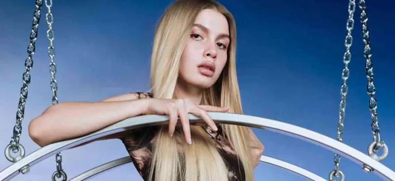 Aleyna fanatını həbs etdirir