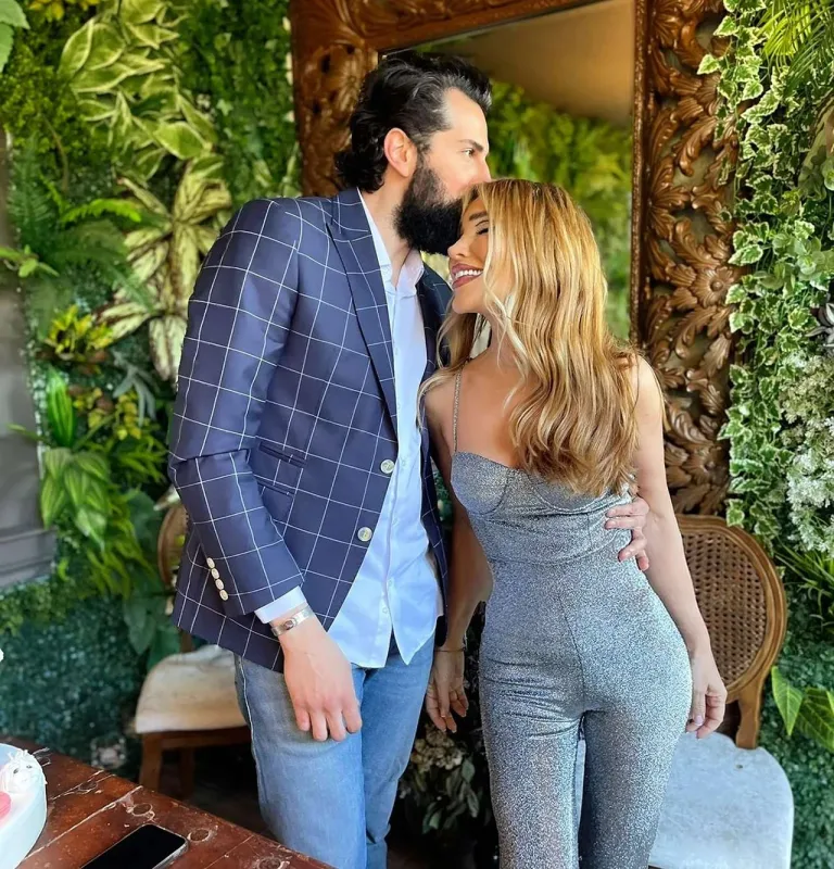 Serenin paylaşdığı şəkildə özünü tanımadı