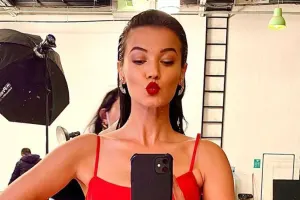 Pınar ərəb əsilli olduğunu açıqladı