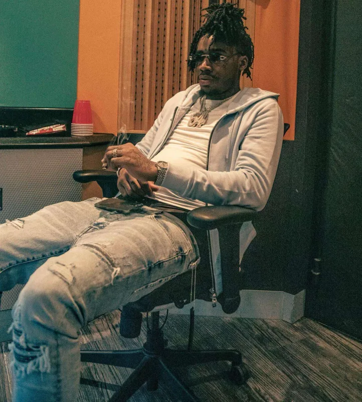 Reperin cəsədi ilə əyləndilər