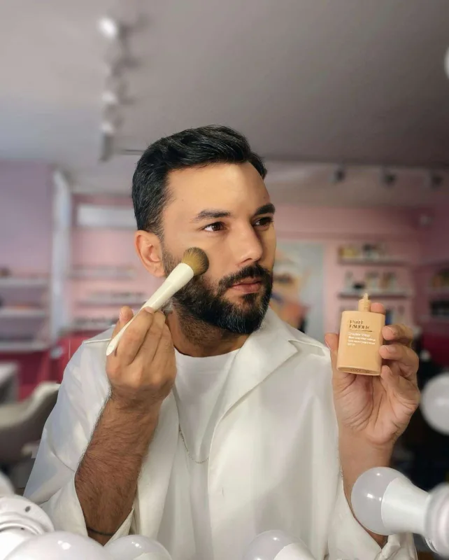 Məşhur makiyaj ustasından Röya ilə bağlı paylaşım