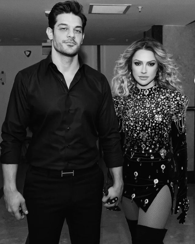 Hadise nişanlısı ilə kəbin kəsdirdi