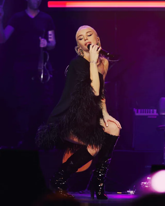 Gülşen də Bakıya gəlir