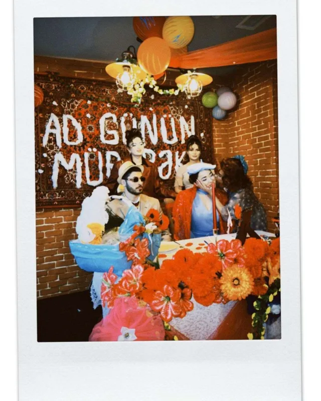 Blogerlərin “palatka” partisi!