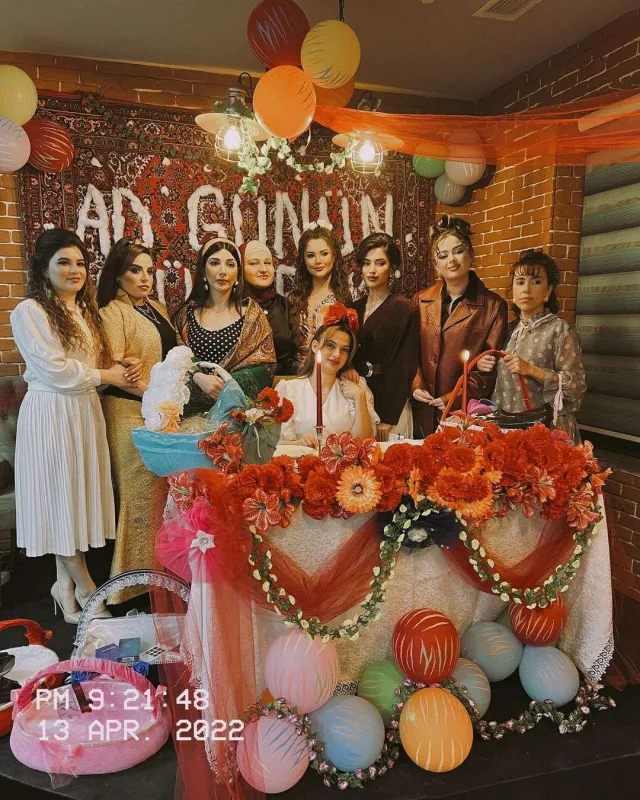 Blogerlərin “palatka” partisi!