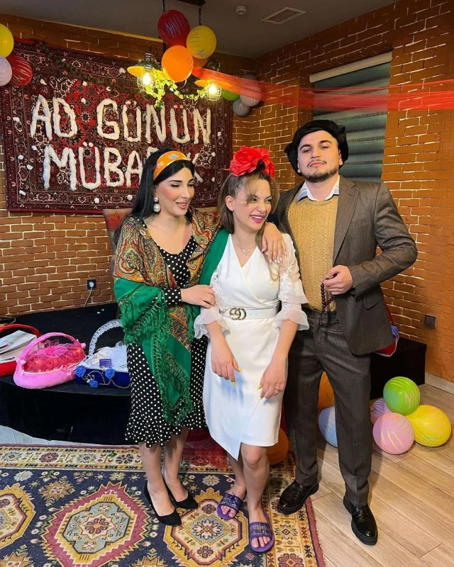 Blogerlərin “palatka” partisi!