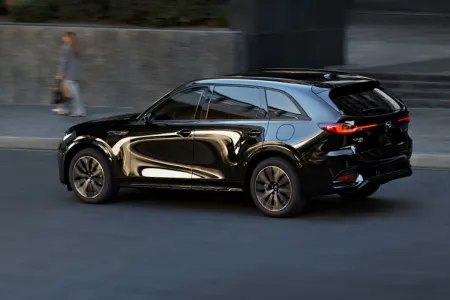 ““Mazda” mənə xarab maşın verib” - İş xanımı