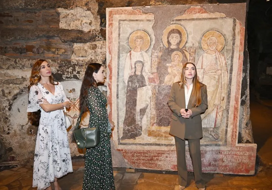 Mehriban Əliyeva qızları və gəlini ilə Vatikanda - Fotolar