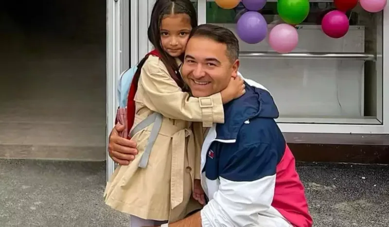 Qızının çəkdiyi rəsmlər  Luvrda sərgilənəcək