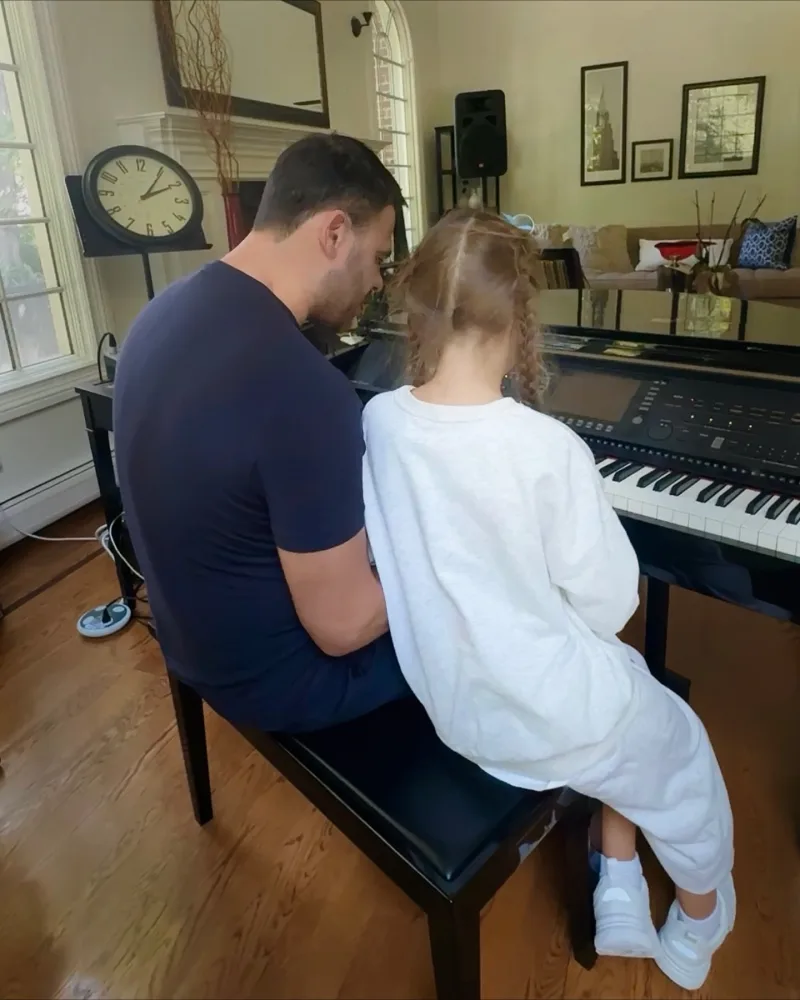 Emin Ağalarov atası və övladları ilə