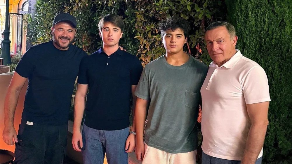 Emin Ağalarov atası və övladları ilə