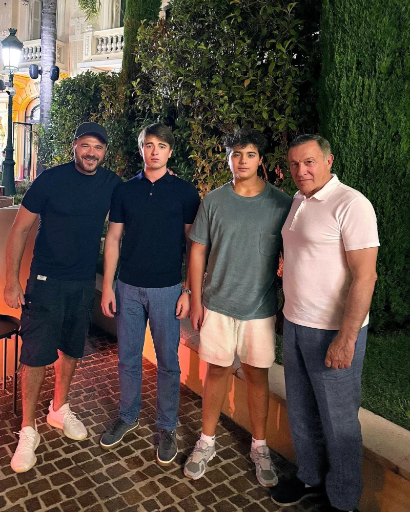 Emin Ağalarov atası və övladları ilə