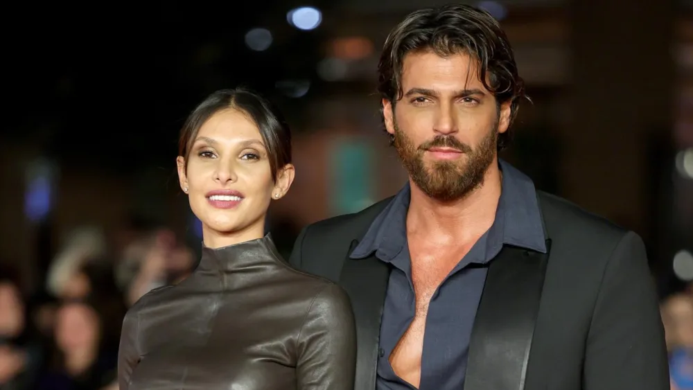 Can Yaman sevgilisi ilə əl-ələ…