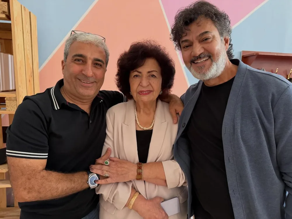 Bir araya gəldilər