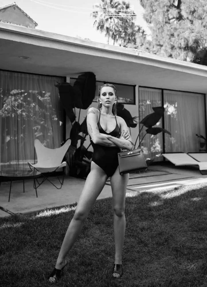 Mayli Sayrusdan “Vogue” üçün fotolar