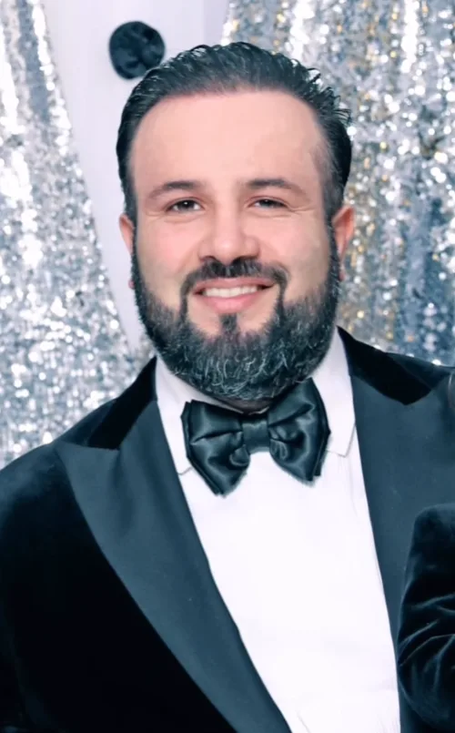 Ad günündə övladları ilə kamera qarşısında