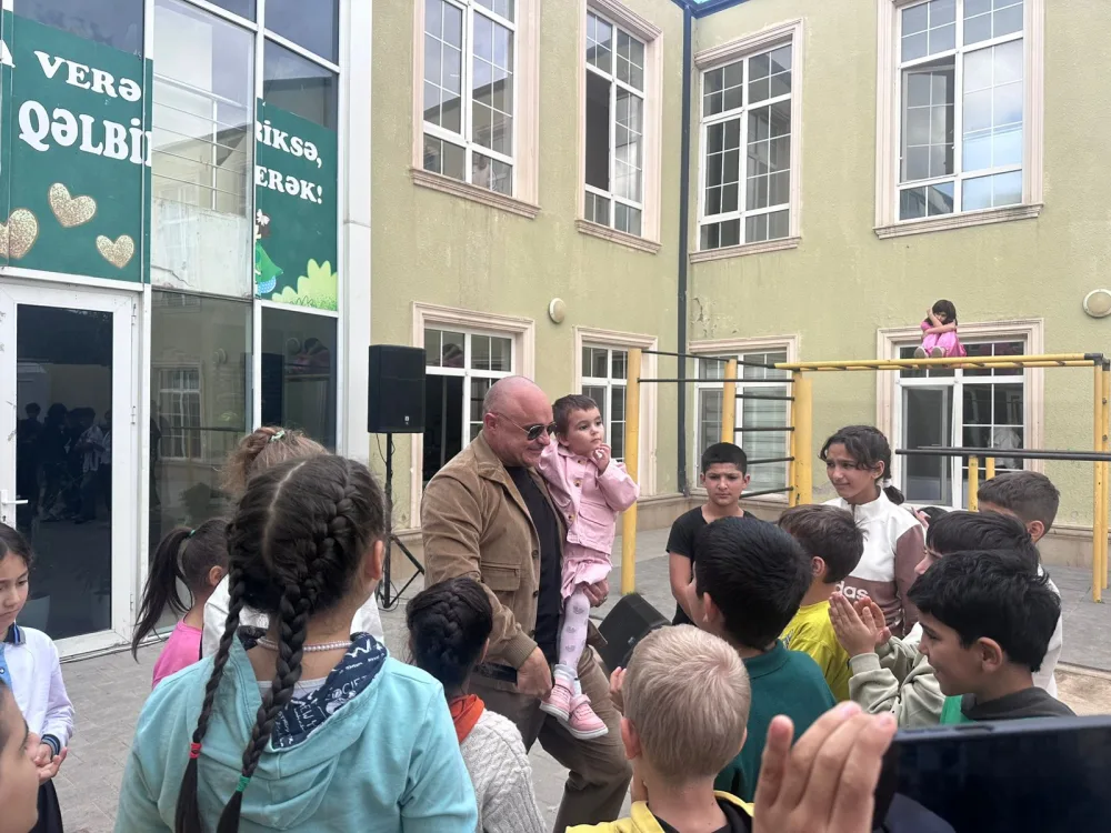 Miri Yusif doğum gününü kimsəsiz uşaqlarla keçirdi