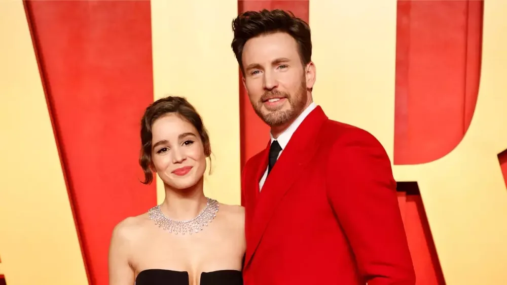 Məşhur cütlüyün övladı dünyaya gəldi