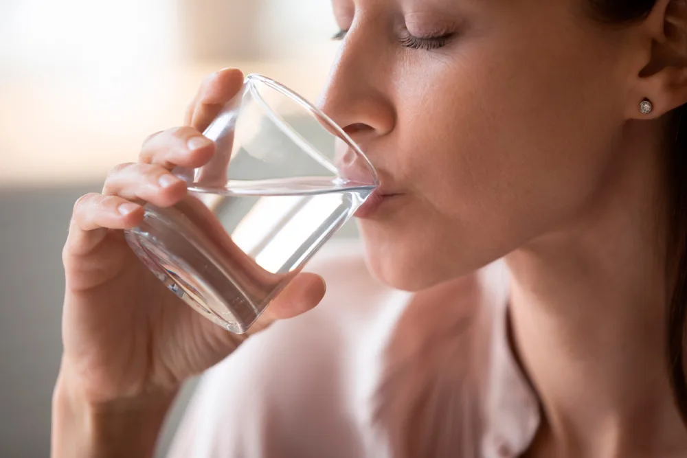 Yapon şirkəti piyi azaldan su satışa çıxarıb