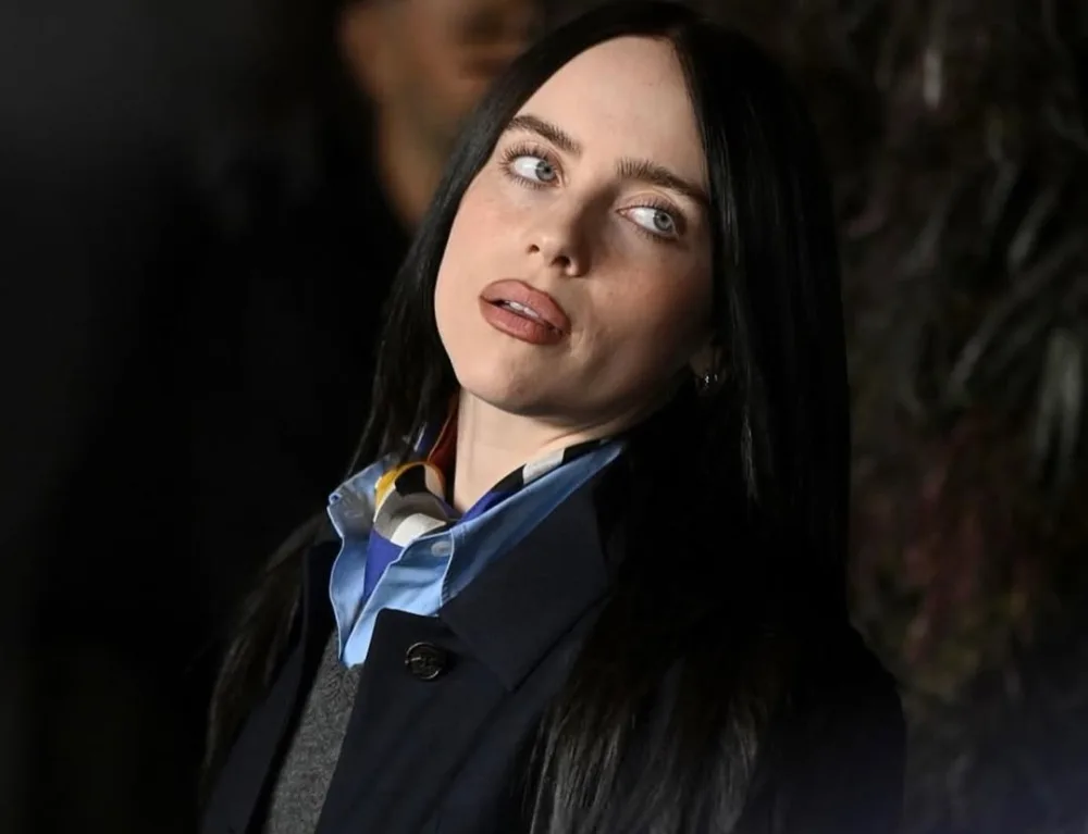 Billi Aylişin çıxışı gündəm oldu