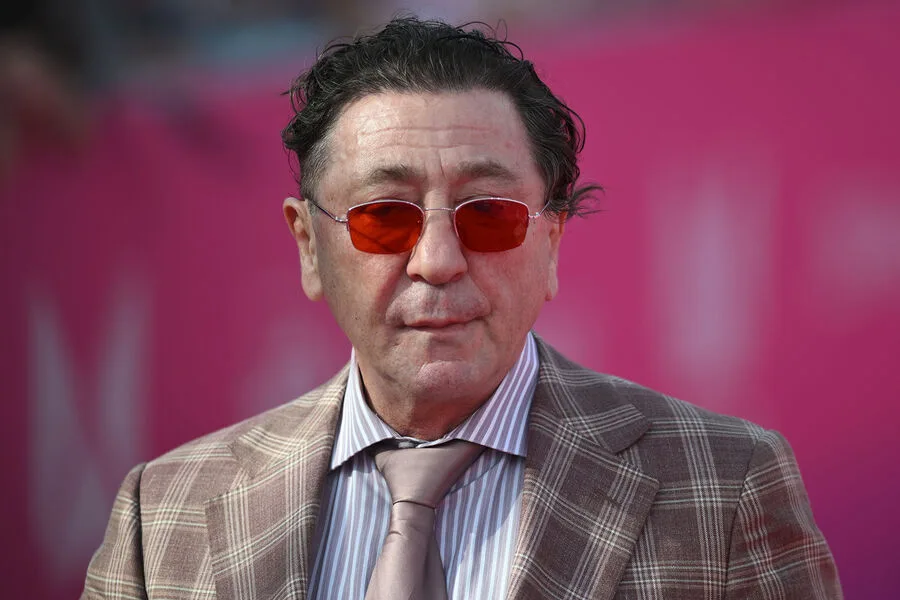 Leps zəhərlənsə də, bunu etməyə davam edir...