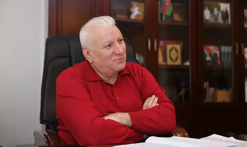 “Rəhbərsənsə, təkcə kresloda oturmaq üçün işə getməməlisən”