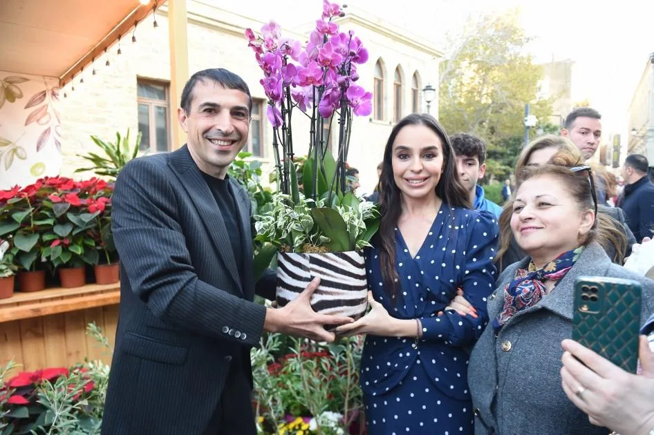 Leyla Əliyeva Yaradıcılıq Mərkəzində ağacı əkdi - Fotolar